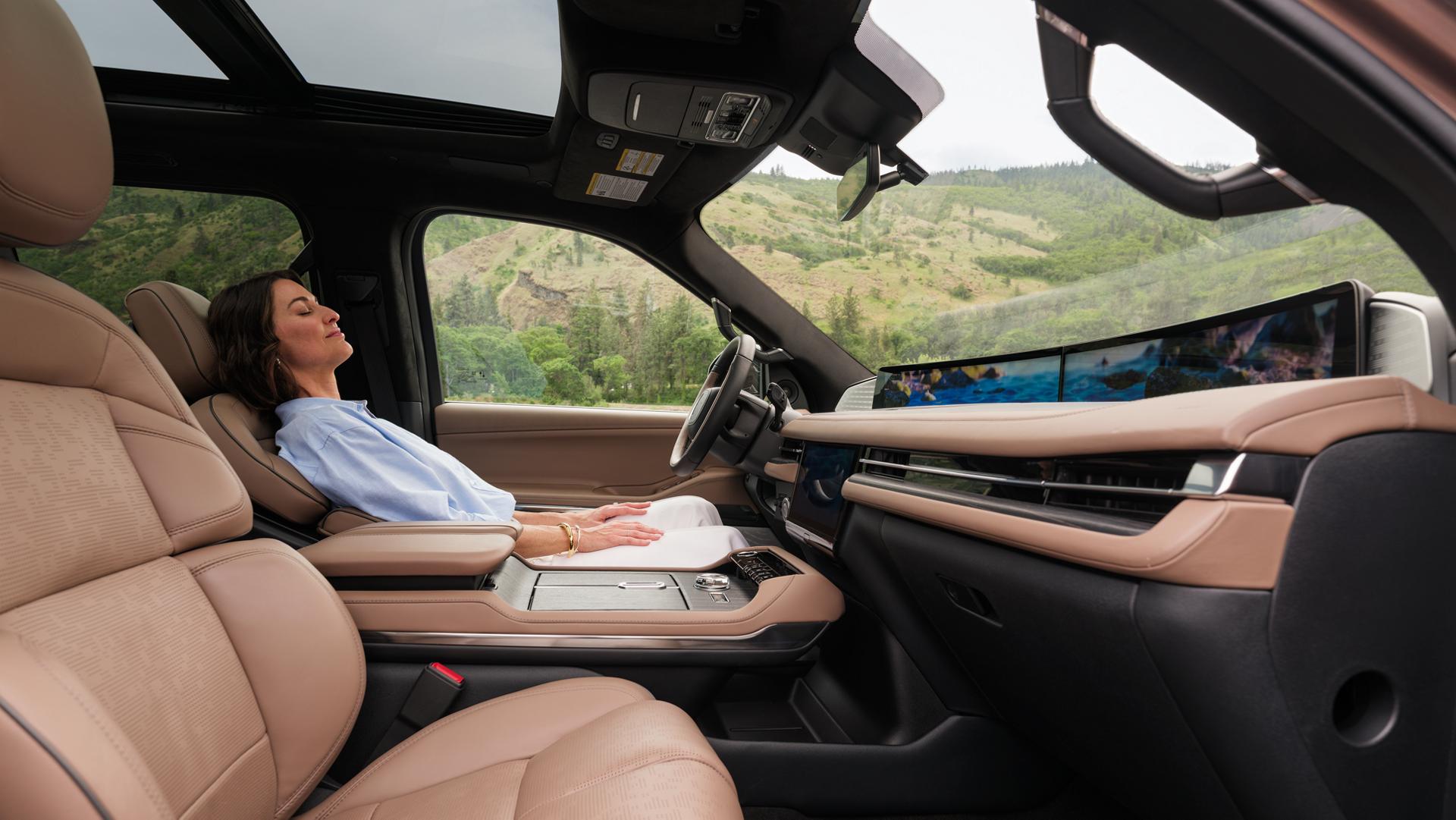 The driver of a 2027 Lincoln Navigator® SUV enjoys the Perfect Position front seat