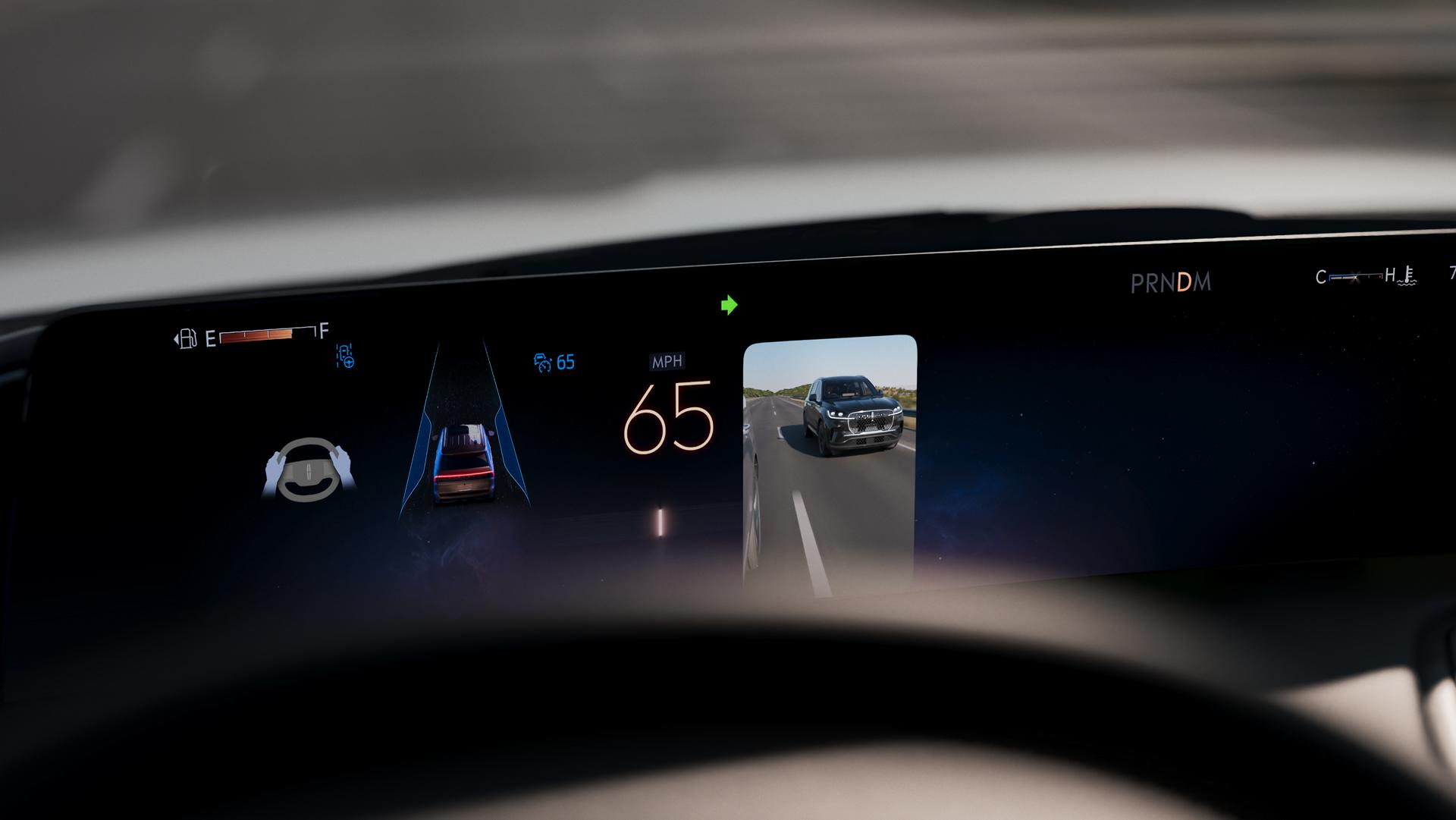 The panoramic display of 2027 Lincoln Navigator® SUV shows a vehicle in the blind spot