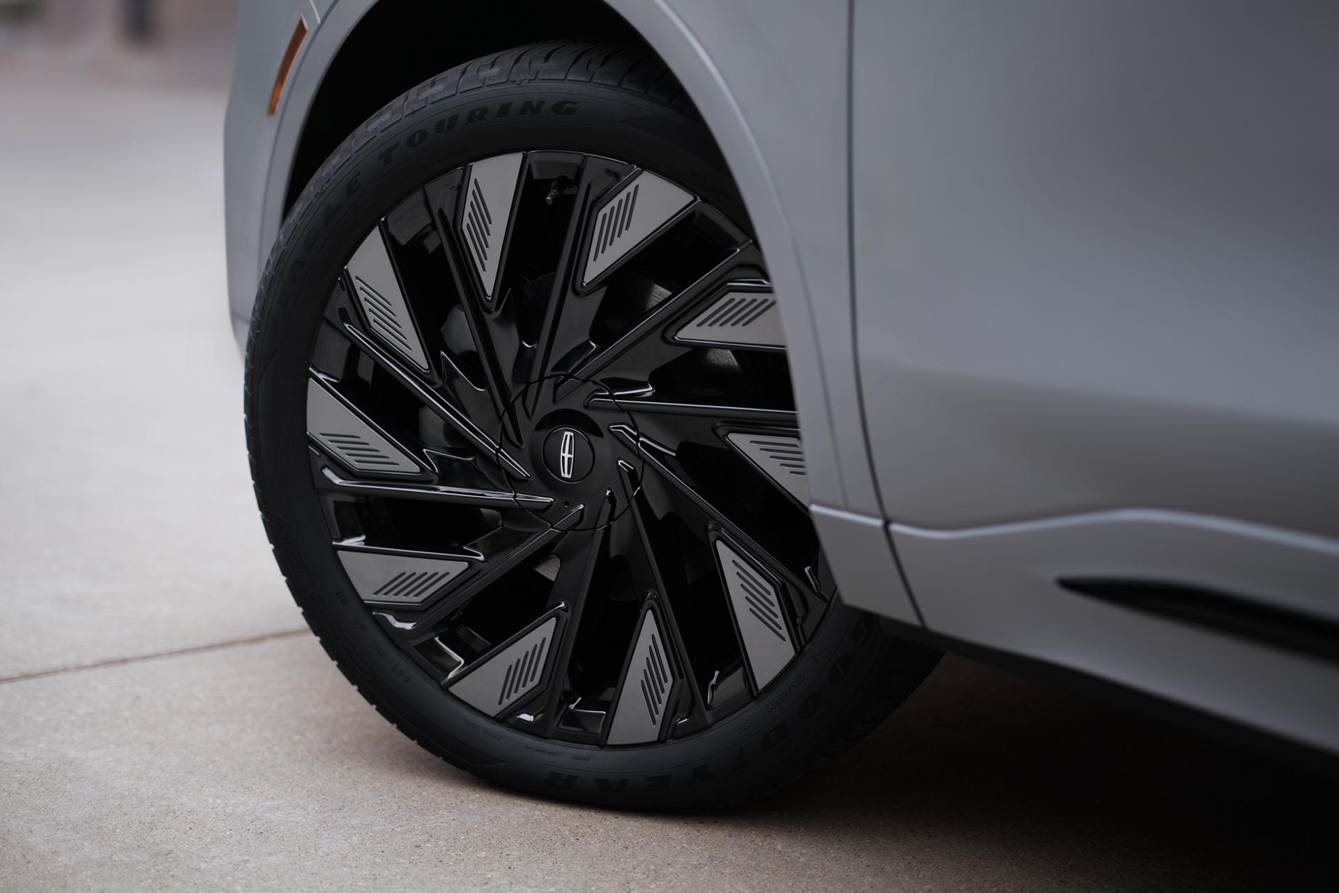 A close-up look at the black-accented styling on the 2027 Lincoln Nautilus® SUV with the available Jet Appearance Package