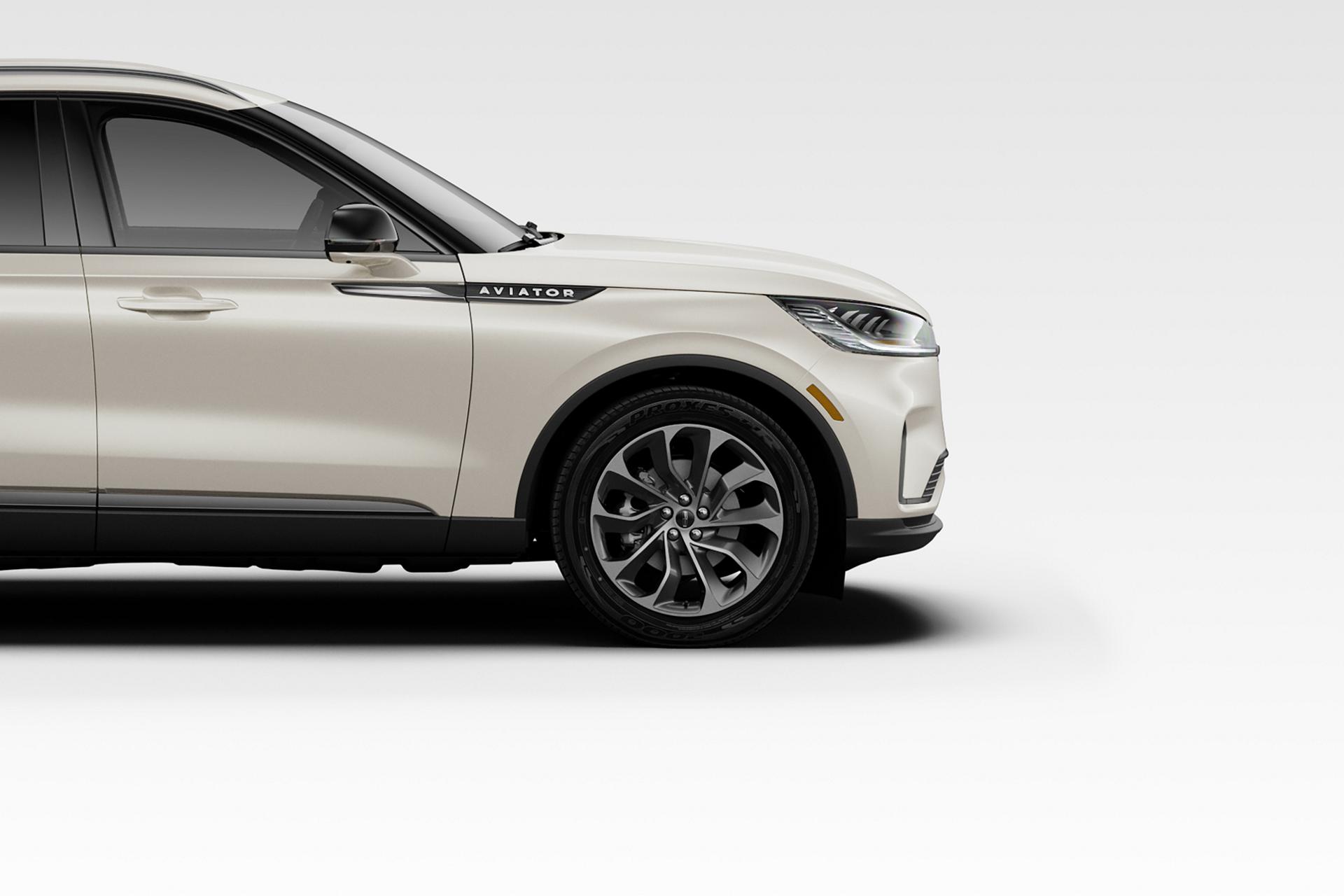 The optional 21-inch bright-machined aluminum wheel of the 2027 Lincoln Aviator