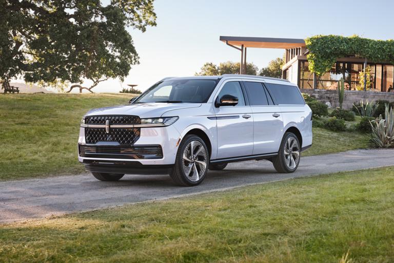 The 2027 Lincoln Navigator Black Label SUV with the Atmospheric theme features unique exterior copper-coloured details