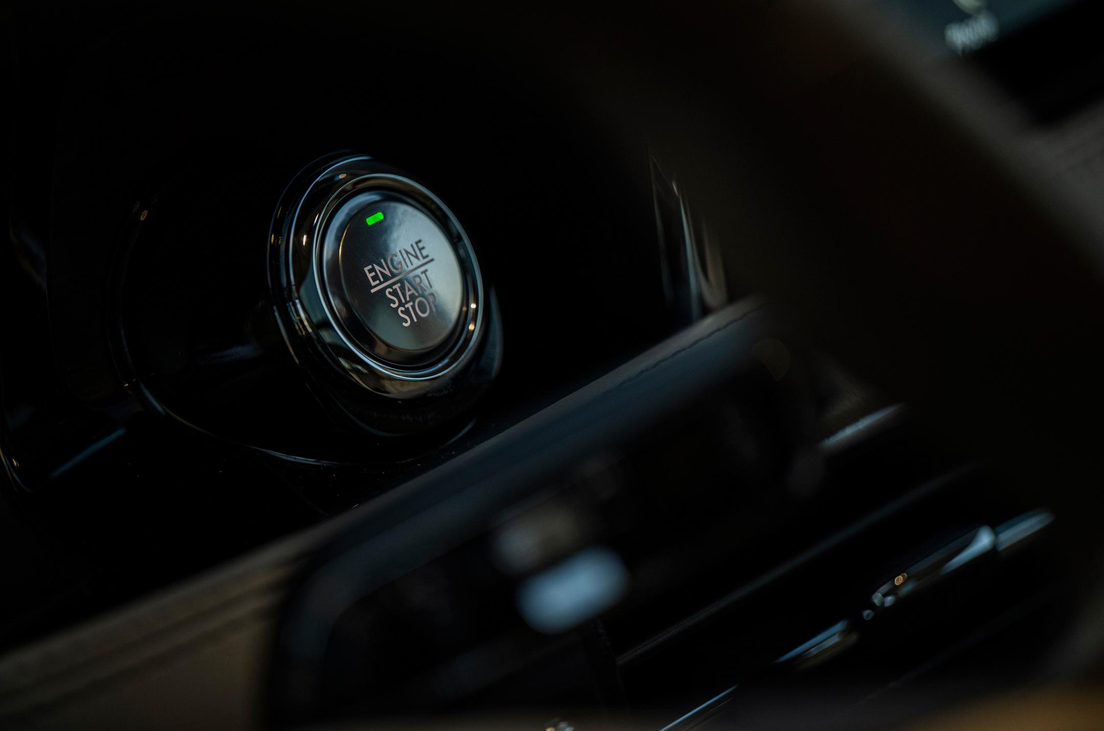 Lincoln engine stop/start button shown.