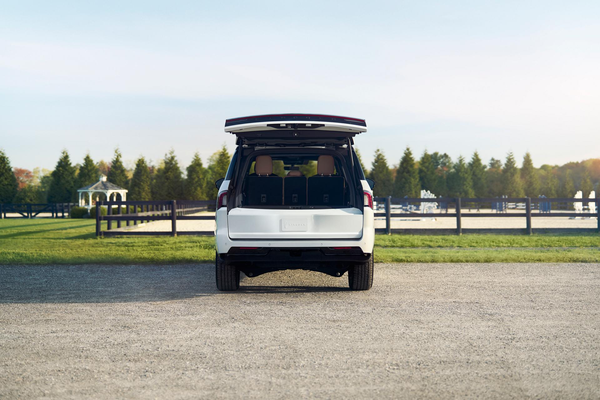 a 2026 Lincoln Navigator® with the Lincoln Split Gate open shows how much can fit in the cargo area