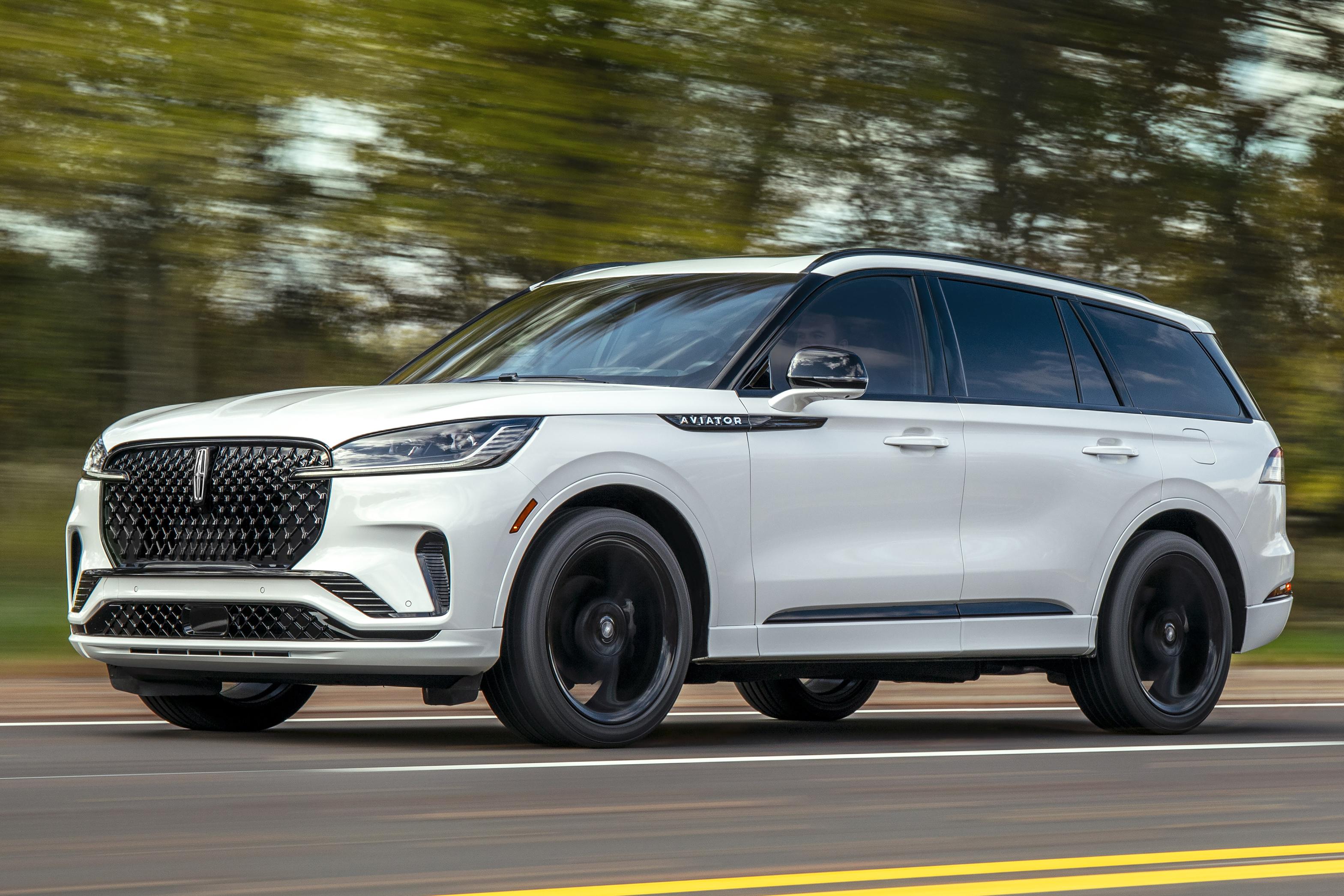 A 2026 Lincoln Aviator® SUV is shown in Pristine White