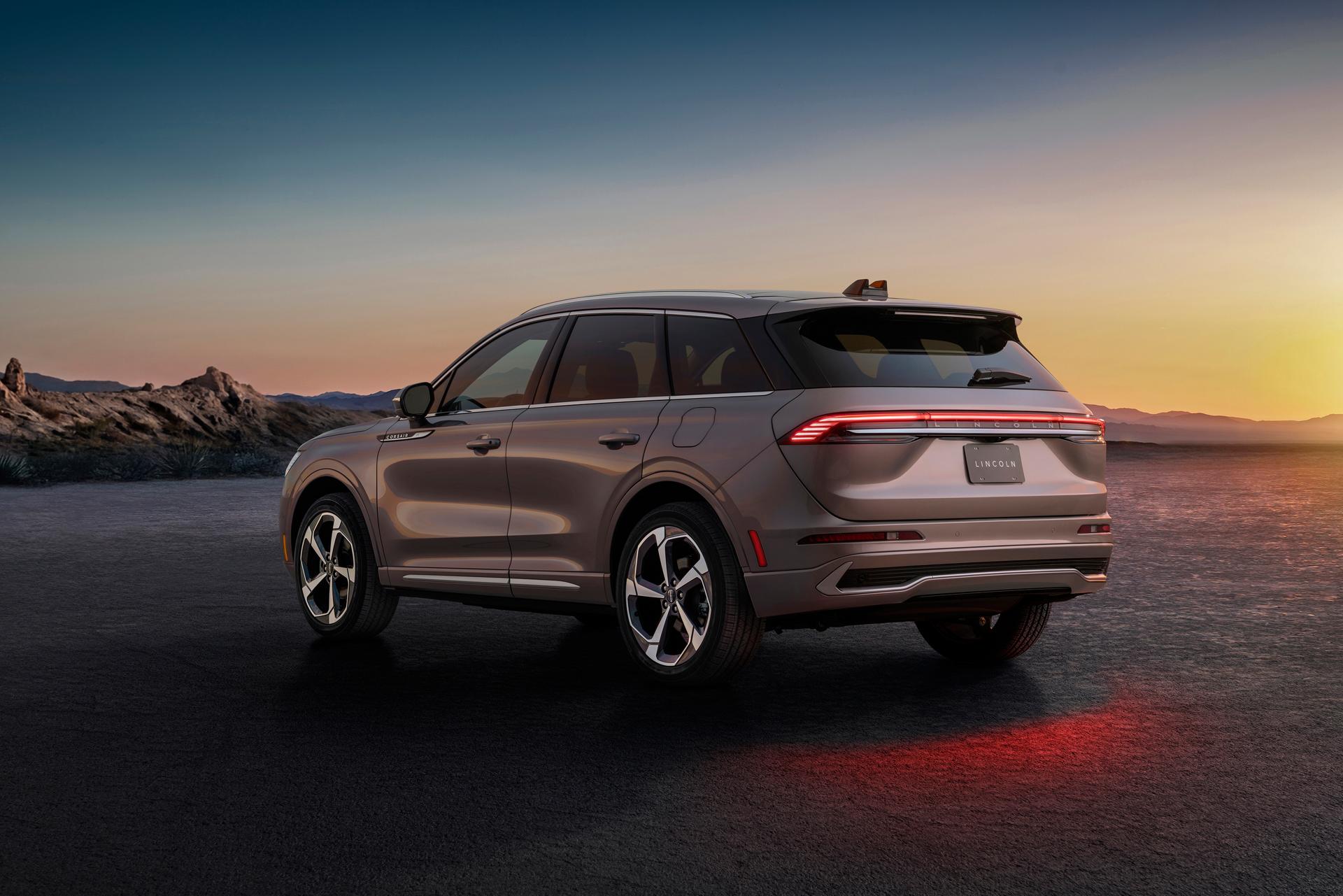 An angled view of the 2027 Lincoln Corsair Hybrid parked in a remote location at twilight
