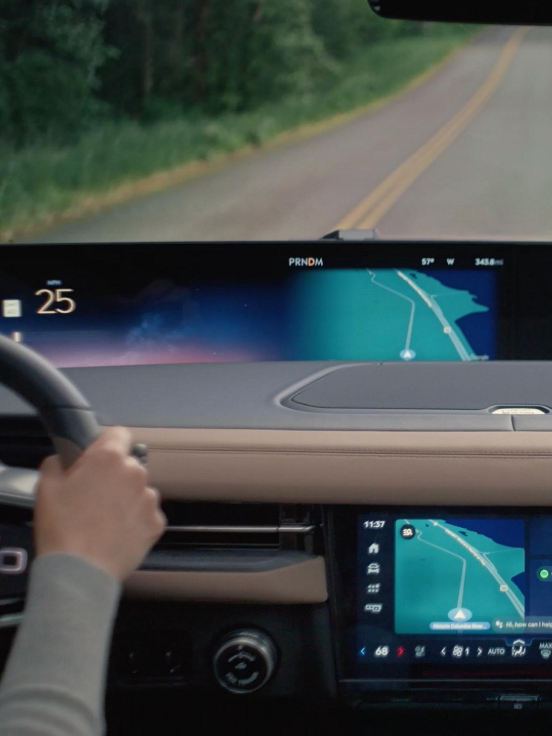 The driver has easy access to the full range of features of the Lincoln Digital Experience