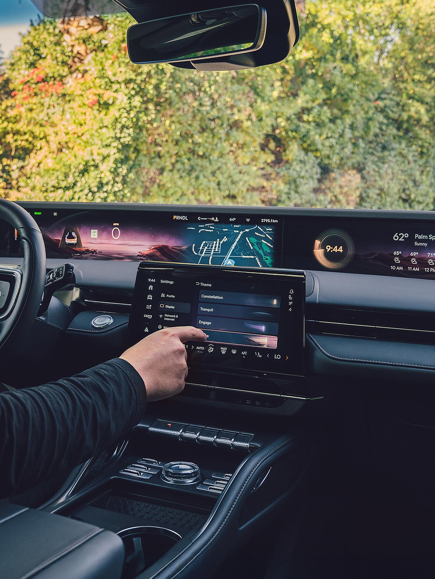 The interior of a Lincoln vehicle