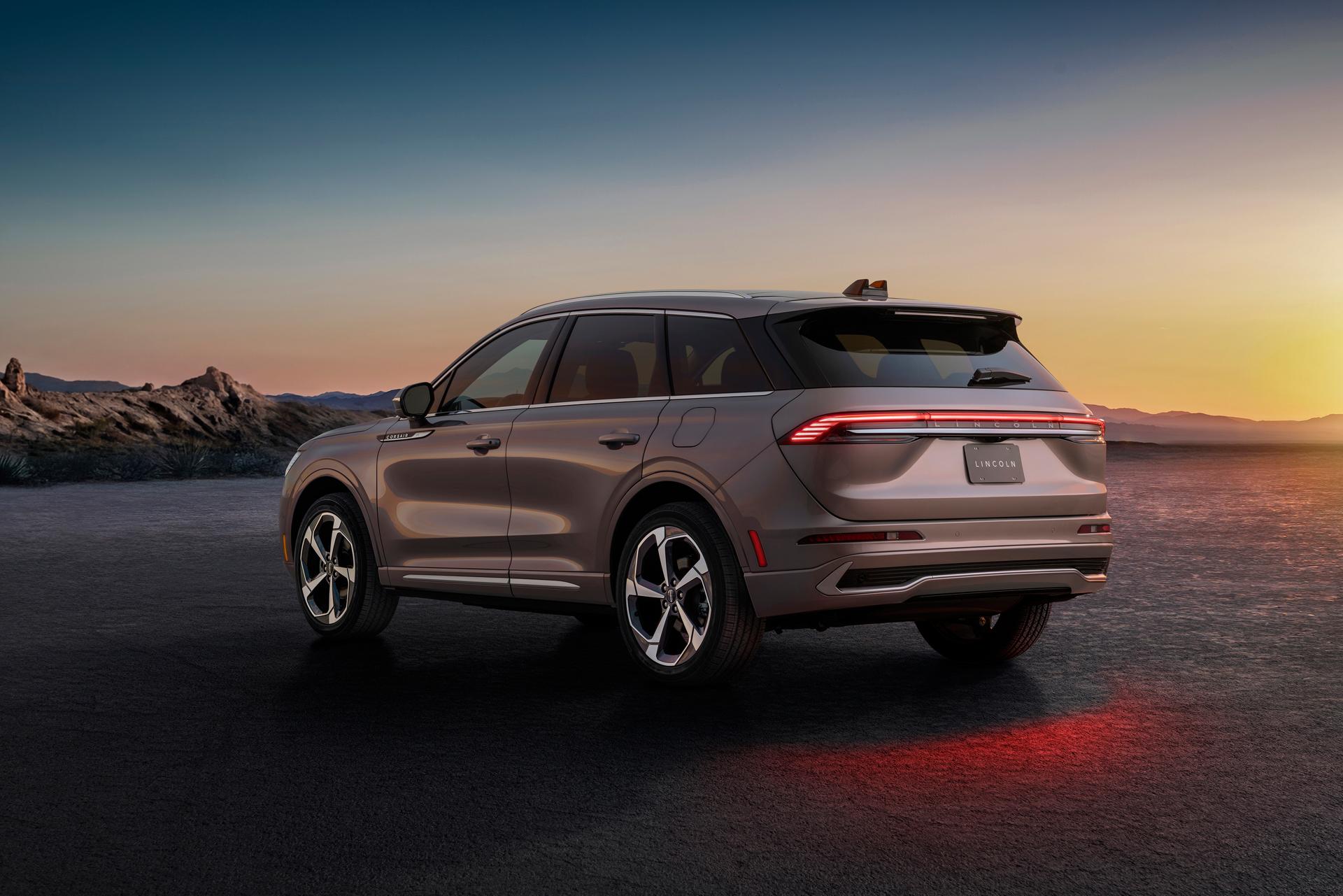 An angled view of the 2027 Lincoln Corsair Hybrid parked in a remote location at twilight