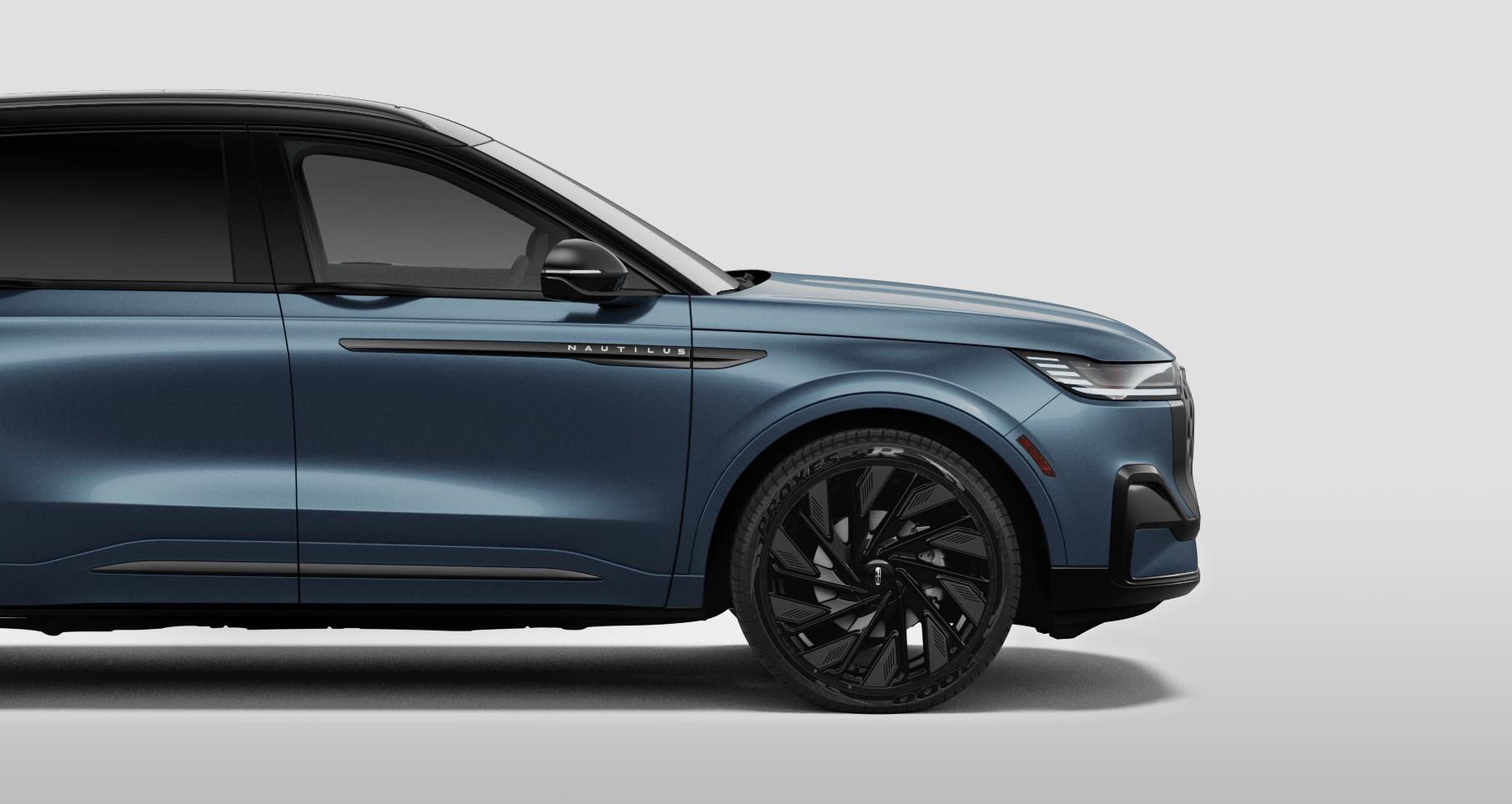 The 22-inch aluminum wheel with Ebony and Tarnished Dark-painted inserts